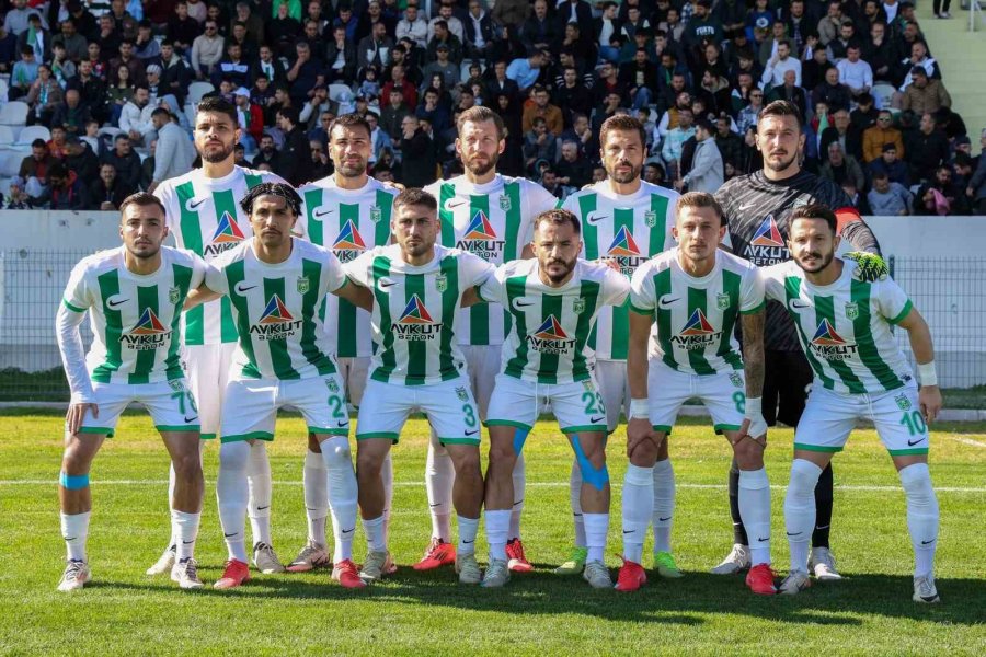 Manavgat Belediyespor Liderliğini Sürdürdü