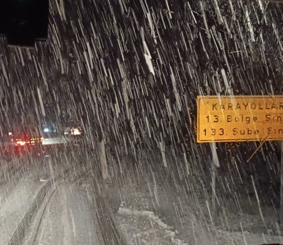 Alacabel’de Kar Yağışı Başladı, Ekipler Seferber Oldu