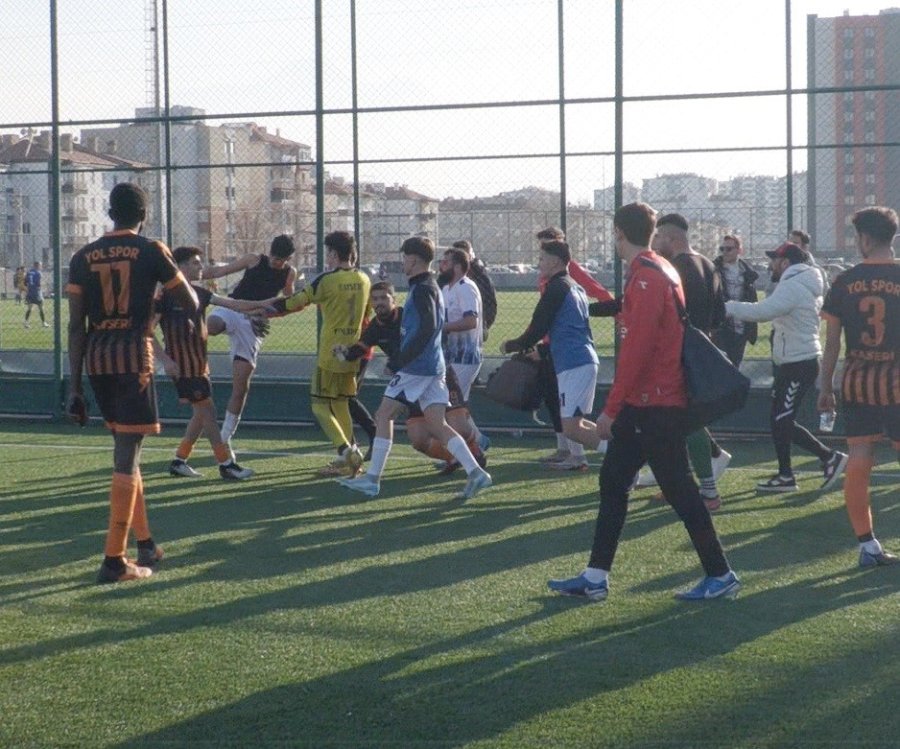 Maç Bitti, Kavga Başladı