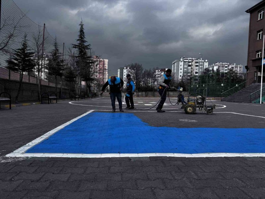 Büyükşehir’den Okul Bahçelerine Renk, Öğrencilere Enerji Katan Uygulama