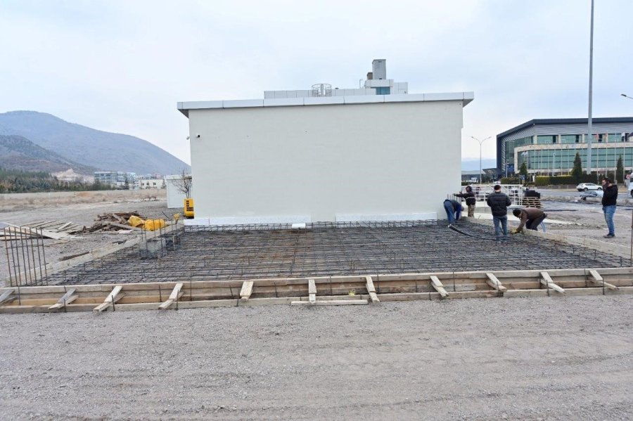 Kayseri Osb, Sağlık Merkezi Yanına 2 Eczane Yapımı İçin Kolları Sıvadı