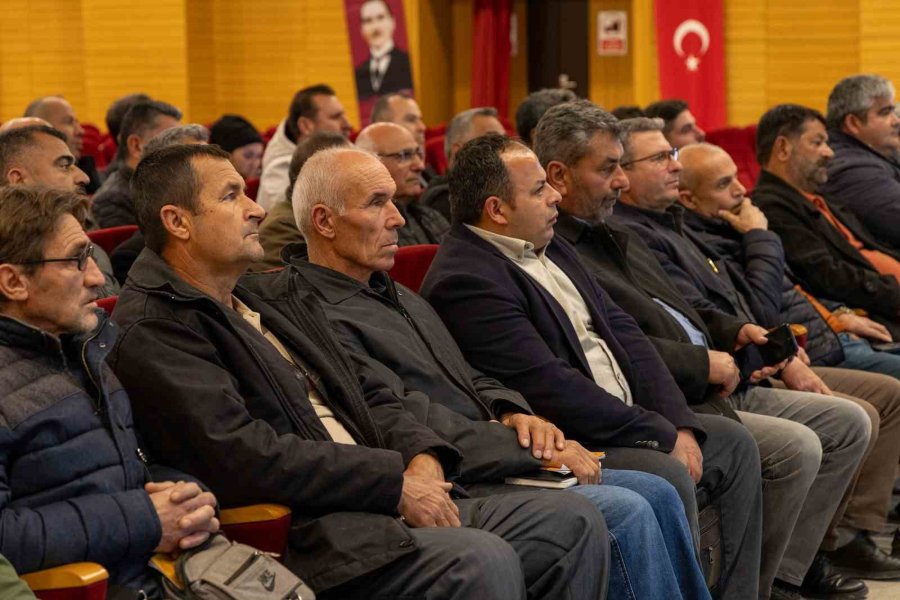 Manavgat’ta Muhtarlara Afet Farkındalık Eğitimi