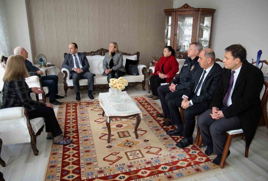 Eskişehir İl Emniyet Müdürü, Şehit Ailesini Ziyaret Etti