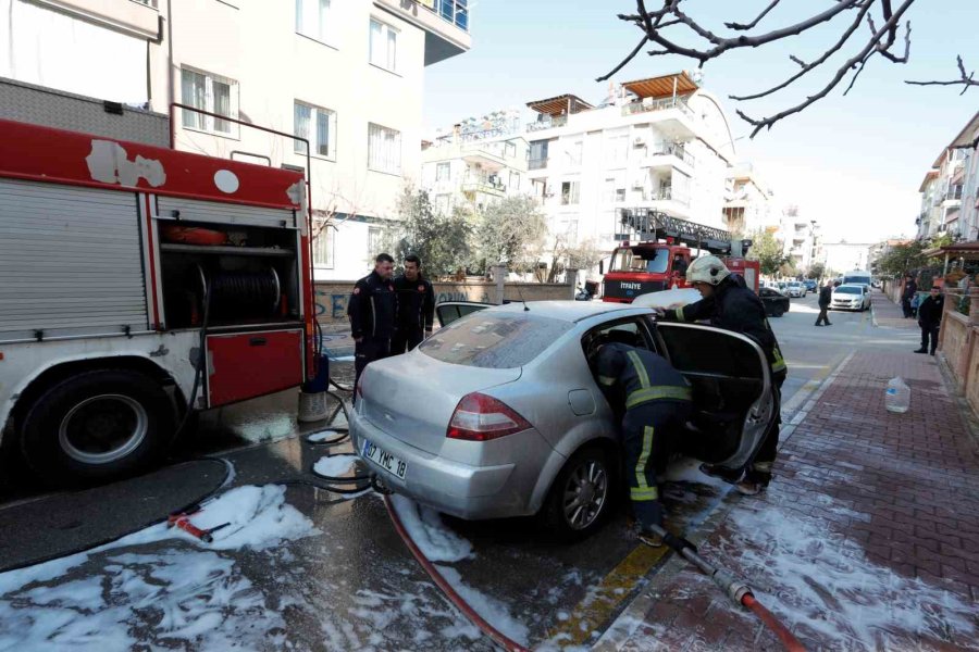 Kontrol İçin Marşa Bastığı Araçta Yangın Çıktı