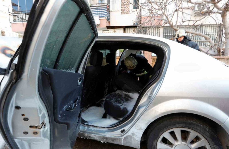 Kontrol İçin Marşa Bastığı Araçta Yangın Çıktı