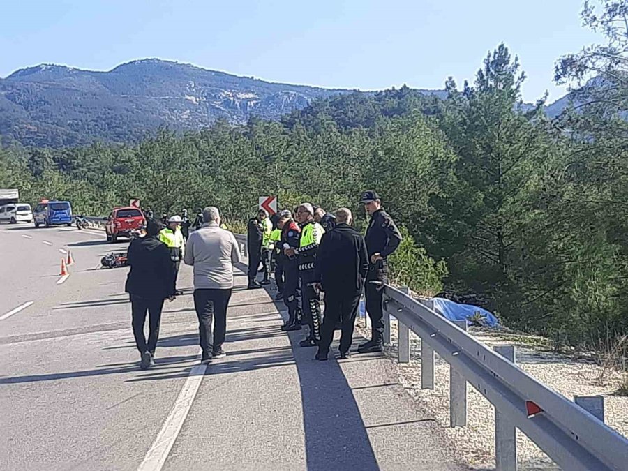 Antalya’da Yunus Polisi Trafik Kazasında Hayatını Kaybetti