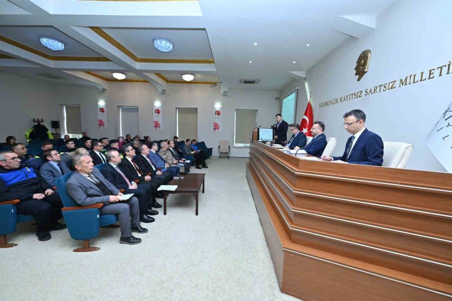 Vali Aksoy Başkanlığında Eğitimde Yeni Dönem Tedbirleri Masaya Yatırıldı