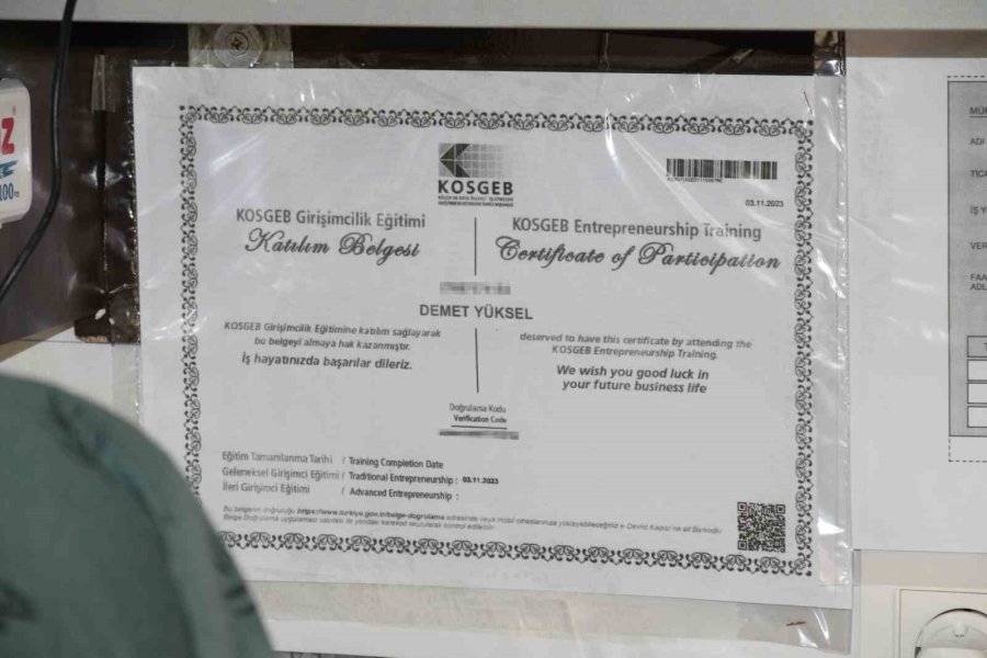 Azimli Anne Devlet Desteği İle Açtığı Marketi İşletip Bebeğini Reyonlar Arasında Büyüttü