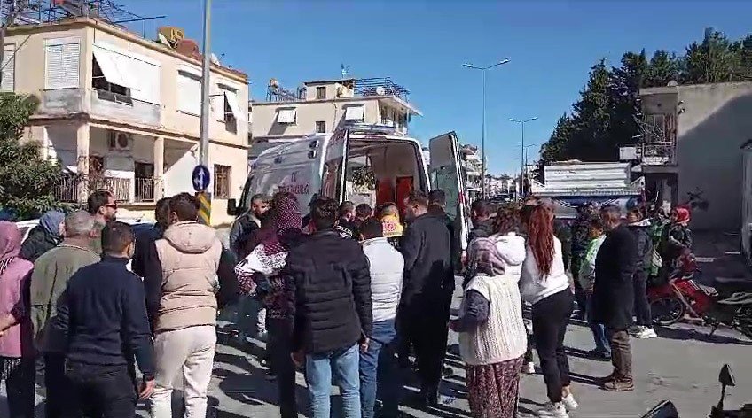 Antalya’da Motosiklet İle Otomobil Çarpıştı: 1 Ağır Yaralı