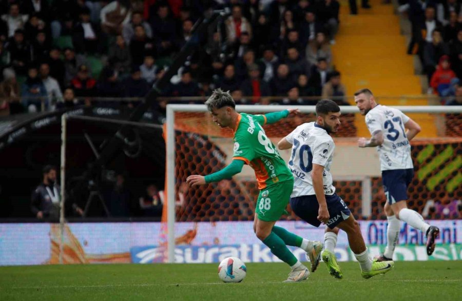 Trendyol Süper Lig: Alanyaspor: 0 - Fenerbahçe: 2 (maç Sonucu)