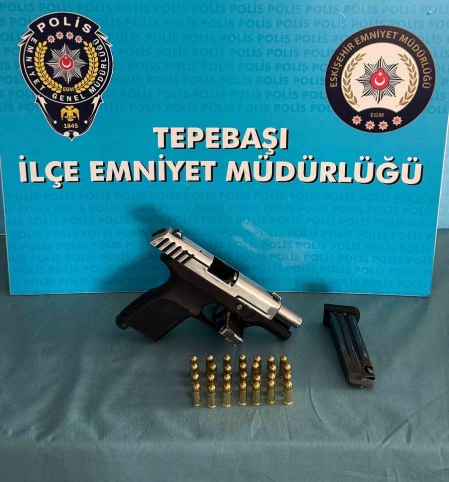 Polis Ekipleri 2 Tabanca Ve 158 Fişek Ele Geçirdi