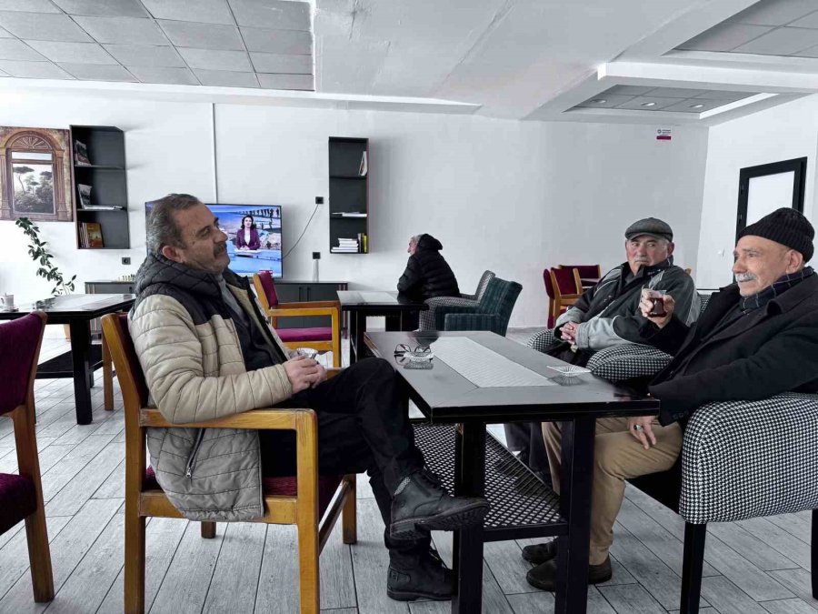 Emekli Kafeteryası Takdir Topluyor