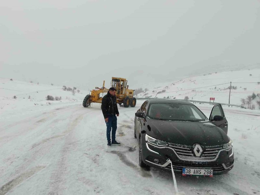 Kayseri’de Kapalı Yol Kalmadı