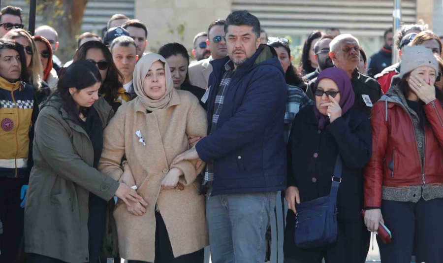 Babaya Son Bakış: Kazada Hayatını Kaybeden Polis Gözyaşlarıyla Uğurlandı