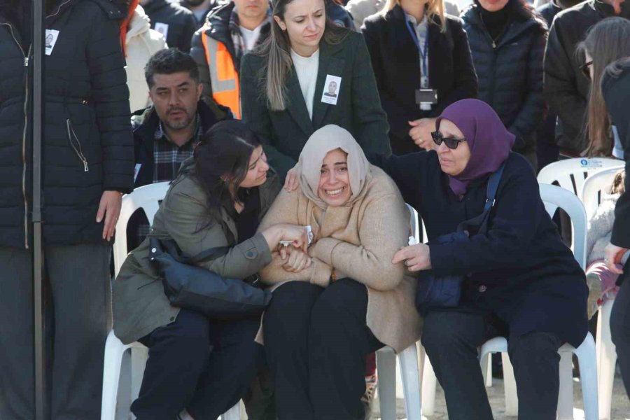 Babaya Son Bakış: Kazada Hayatını Kaybeden Polis Gözyaşlarıyla Uğurlandı