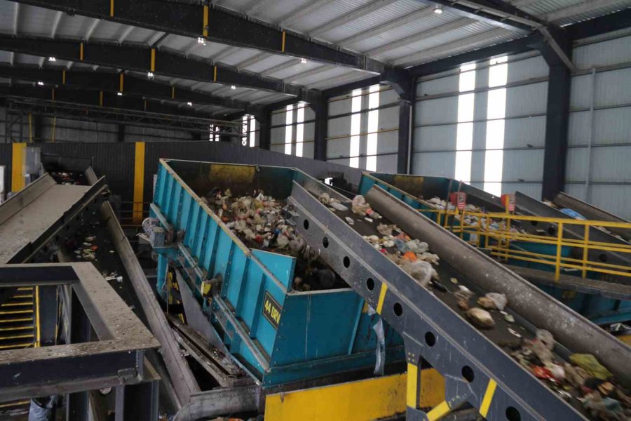 Çöpten Üretilen Elektrikten On Binlerce Konut Faydalanıyor