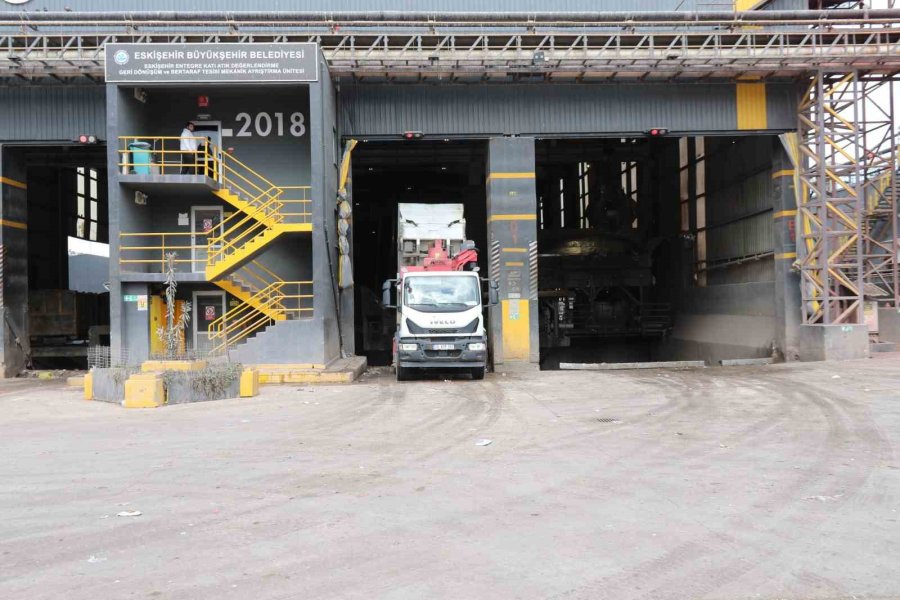 Çöpten Üretilen Elektrikten On Binlerce Konut Faydalanıyor