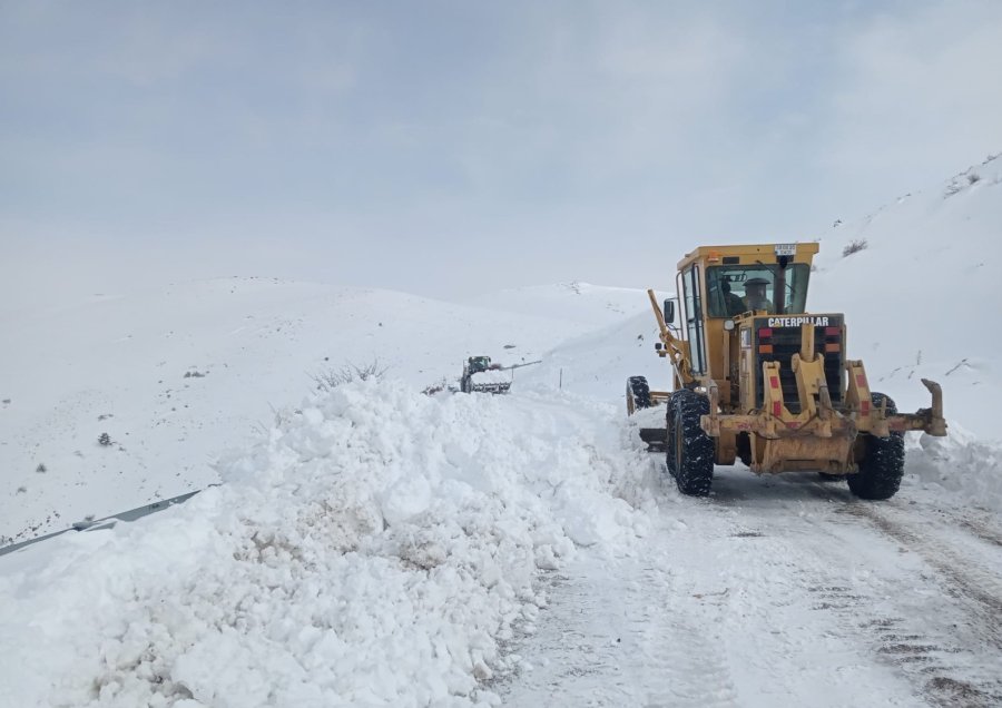 70 Mahalle Yolunu Ulaşıma Açan Büyükşehir, Kırsalda Kapalı Yol Bırakmadı