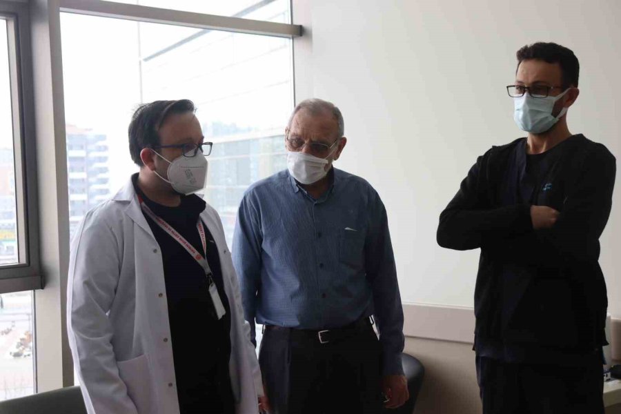 Yapay Akciğer Ve Kalp Cihazı İle Hayata Tutundu