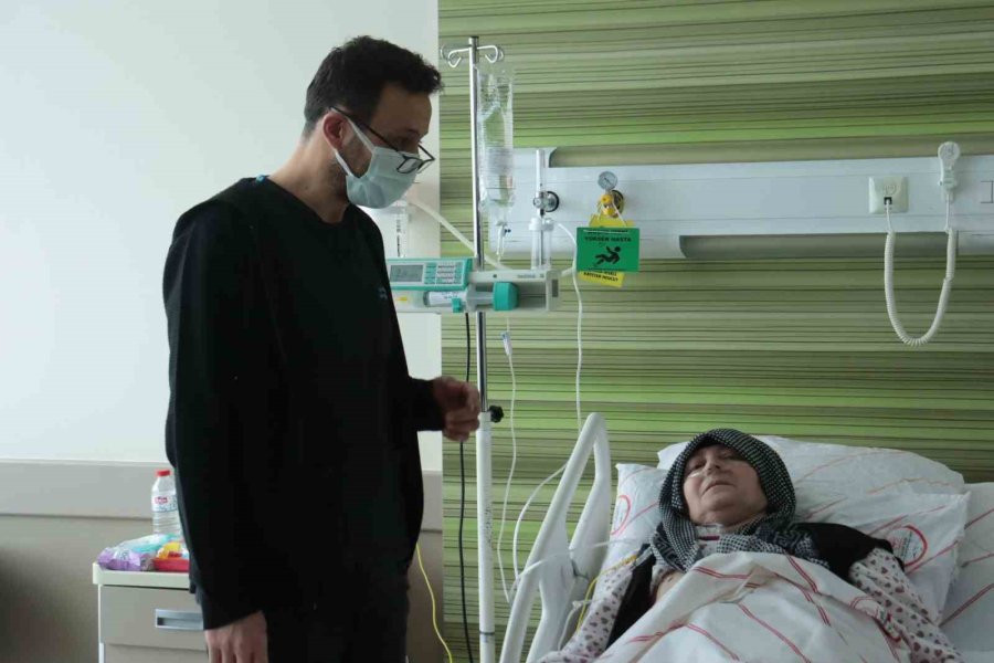 Yapay Akciğer Ve Kalp Cihazı İle Hayata Tutundu