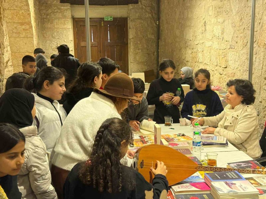 Mersin 1. Kitap Ve Kültür Günleri Etkinliği Sürüyor