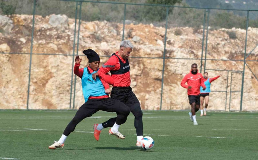 Atakaş Hatayspor, Alanyaspor Maçı Hazırlıklarını Sürdürdü