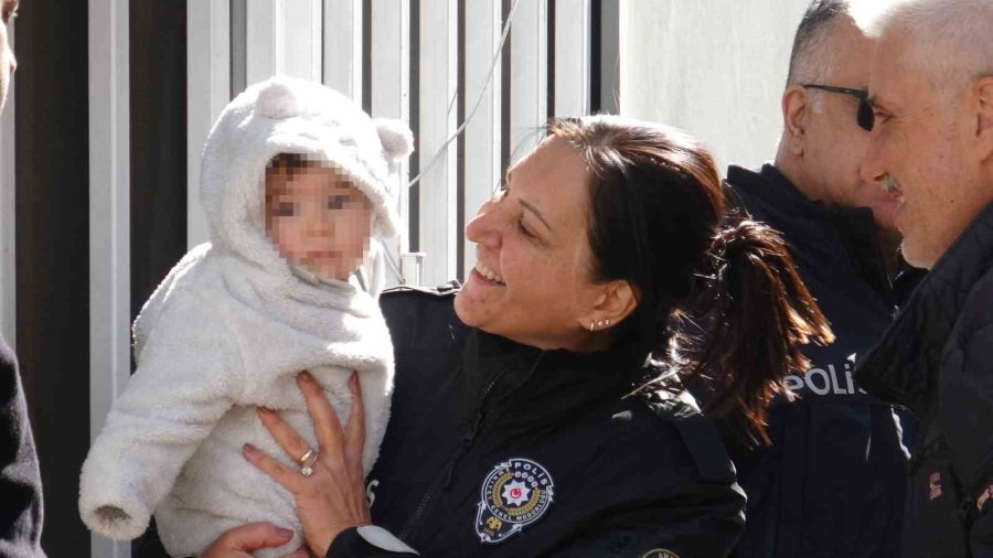 Tahliye Kararı Çılgına Çevirdi: Bebeği, Eşi Ve Kendisi İle Birlikte Evi Yakmakla Tehdit Etti