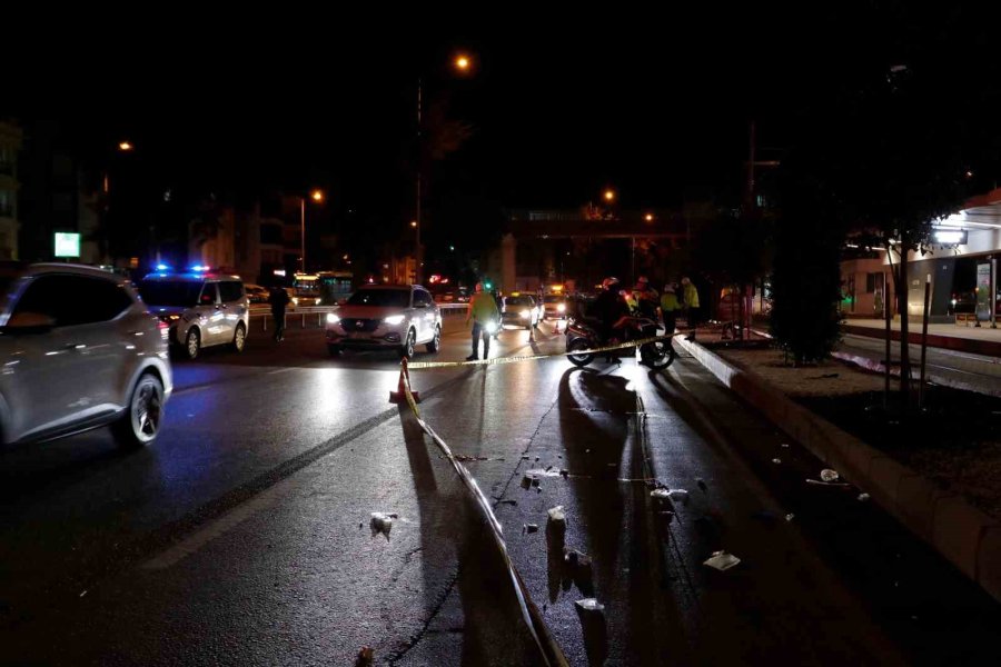 Yolun Karşısına Geçmek İsteyen Yayaya Önce Motosiklet, Ardından Araç Çarptı