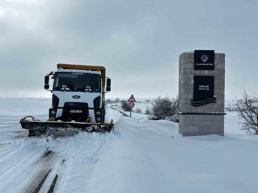 Büyükşehir, Kardan Kapanan 91 Mahalle Yolunu Ulaşıma Açtı