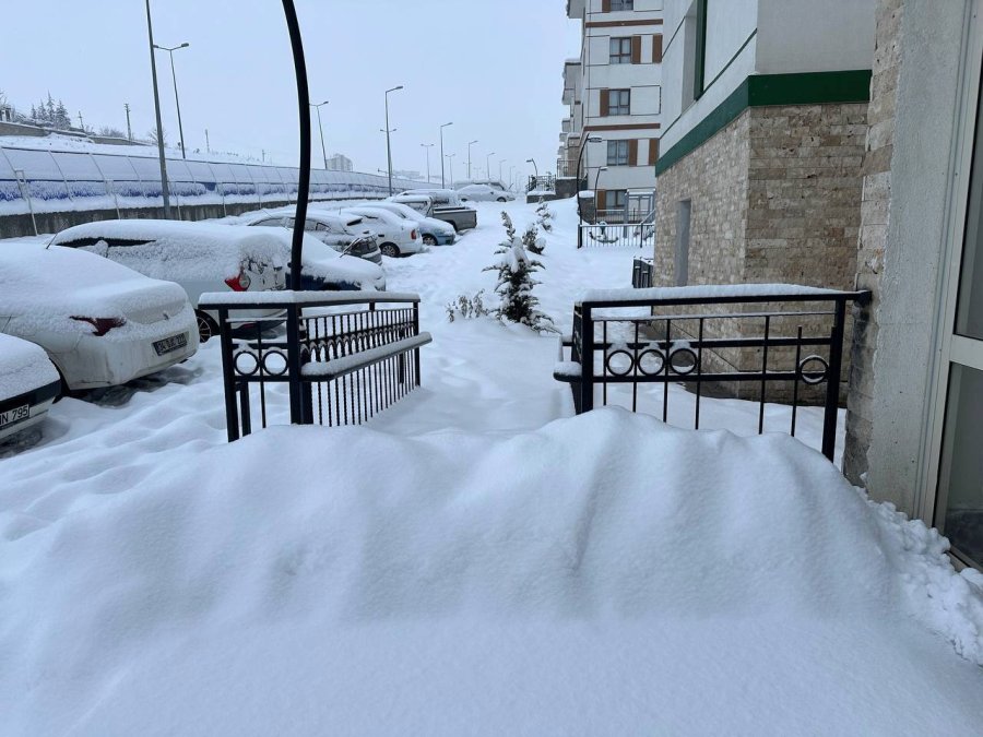 Kayseri’de Kar Yağışı Sürüyor