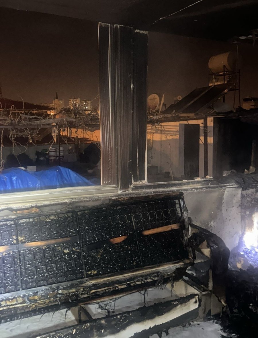 Mersin Tarsus’ta Ev Yangını