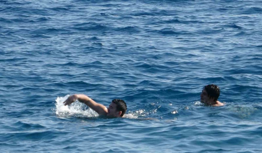 Antalya Şubatta Baharı Yaşadı