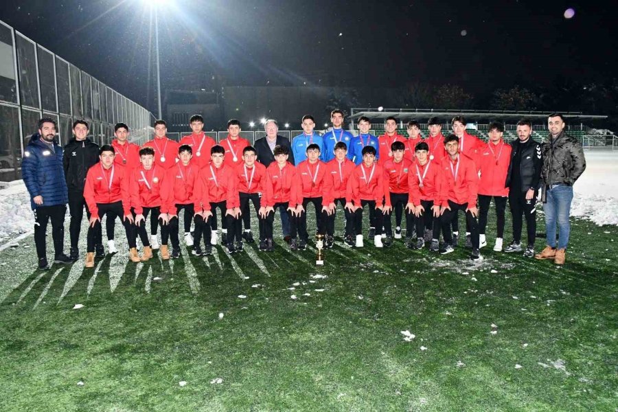 Talas Belediyespor Başarıya Doymuyor