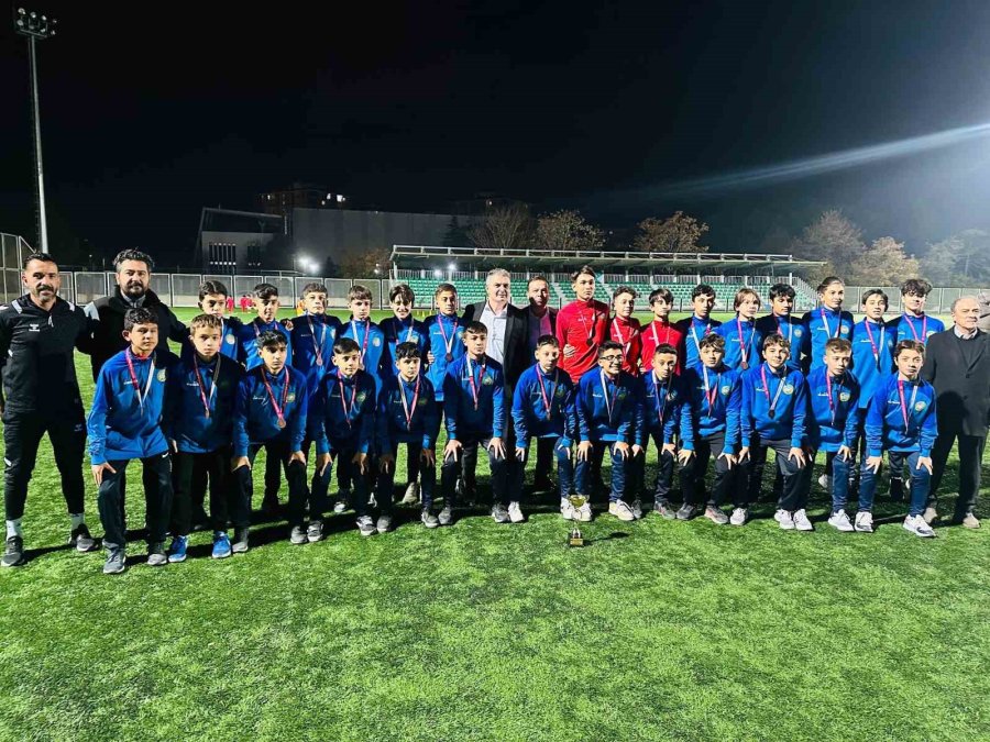 Talas Belediyespor Başarıya Doymuyor