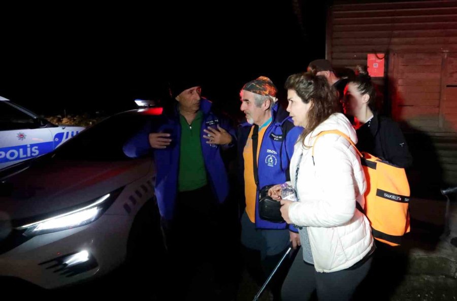 Hava Kararınca Yolunu Kaybeden 29 Dağcı İçin Ekipler Alarma Geçti