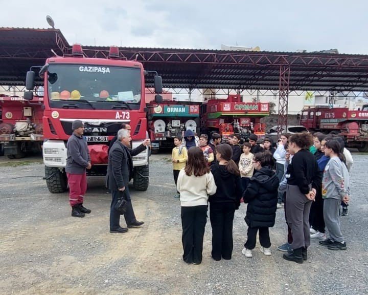 Öğrencilere Ve Vatandaşlara Yangın Eğitimi