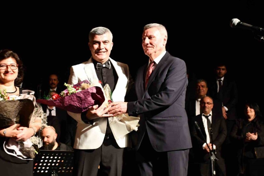 ‘türk Halk Müziği Deyişler Konseri’ Yoğun İlgi Gördü