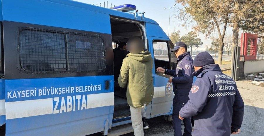 Kayseri’de Evsizlere Şefkat Eli