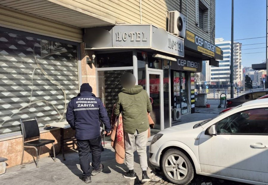 Kayseri’de Evsizlere Şefkat Eli