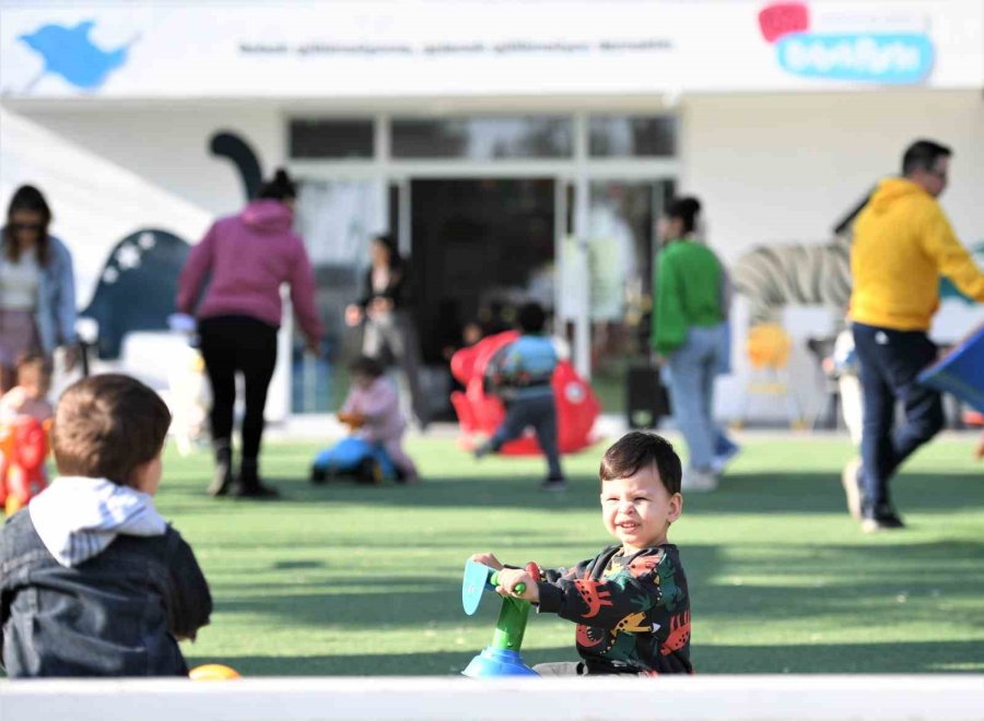 Bebekler İçin Eğlencenin Adresi: Konyaaltı Bebek Parkı