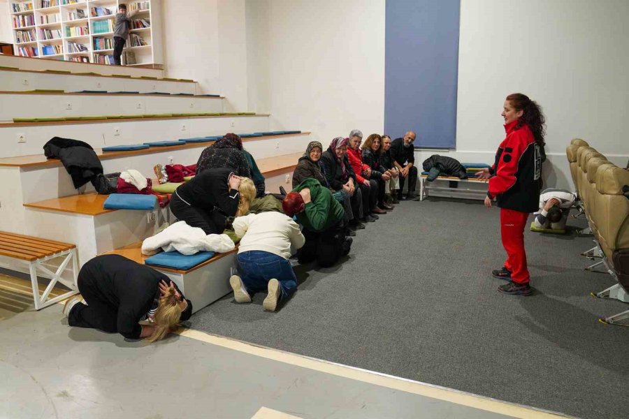 Tepebaşı’nda Afet Farkındalık Eğitimi Sürüyor.