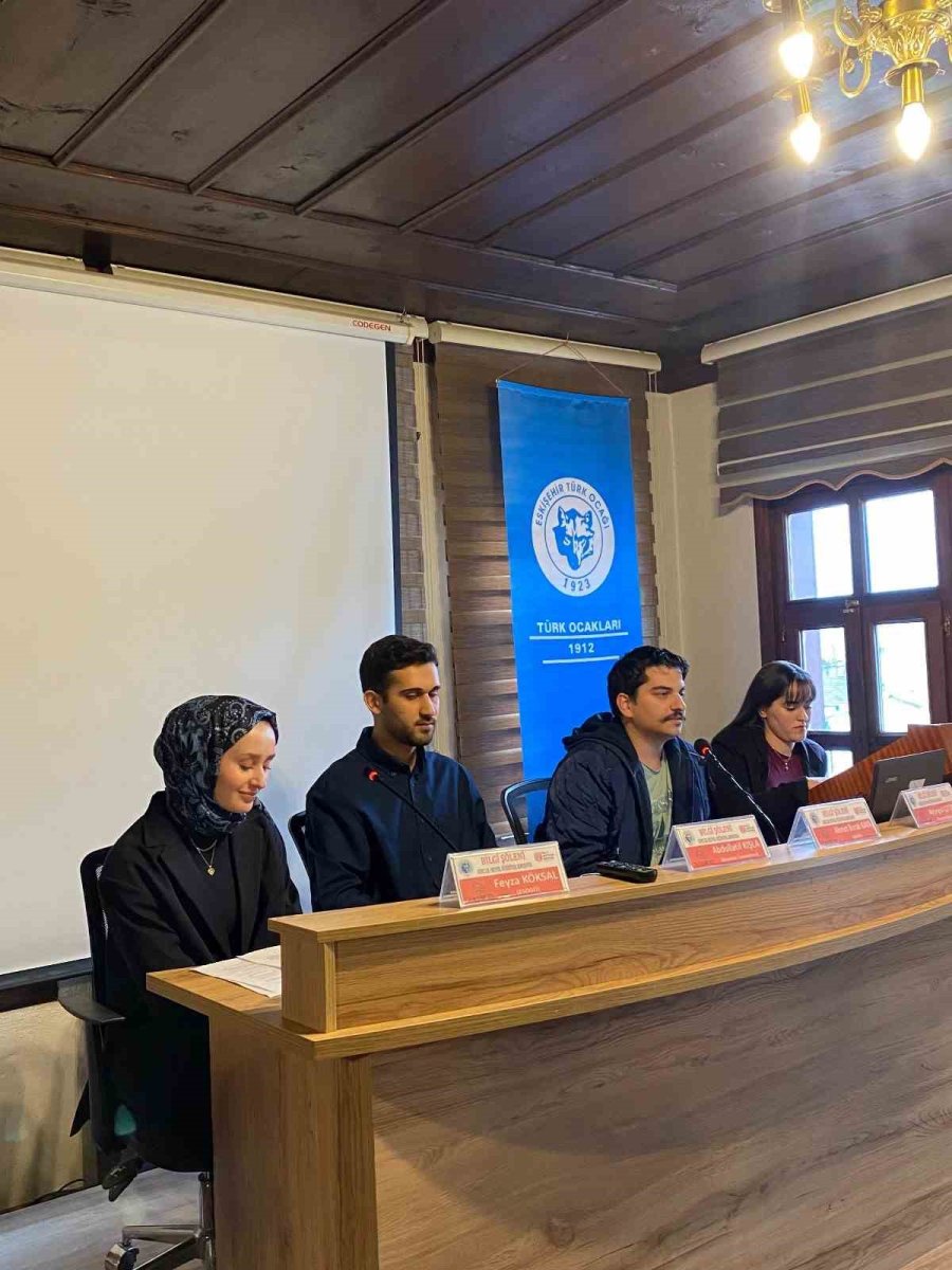 Gençler; Okuyor, Düşünüyor, Konuşuyor, ‘bilgi Şöleni’ Tamamlandı