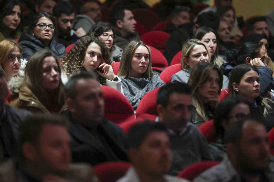 Kuraklık Ve Su Krizine Karşı Çevre Dostu Çimler