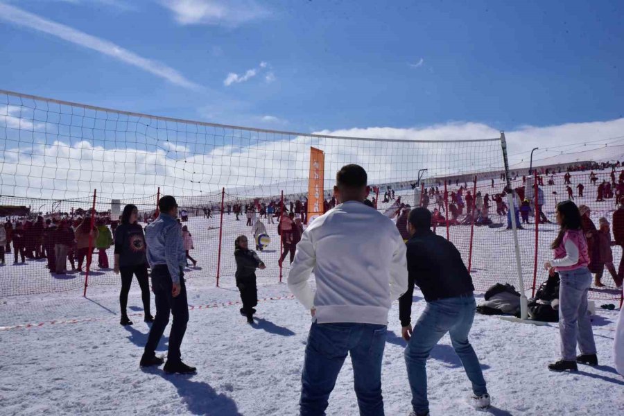 Erciyes’te Spor Şenliği Ve Gece Kayağı