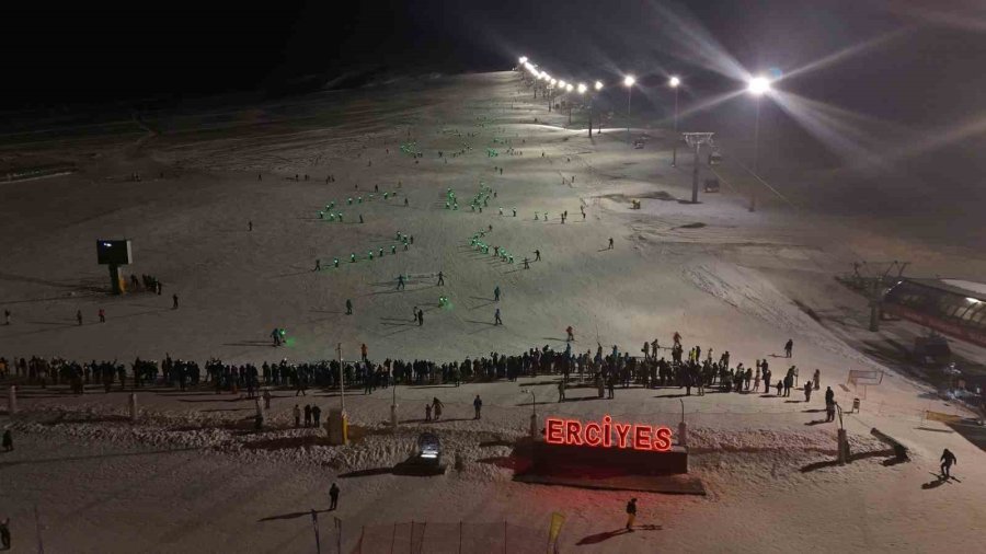 Erciyes’te Spor Şenliği Ve Gece Kayağı
