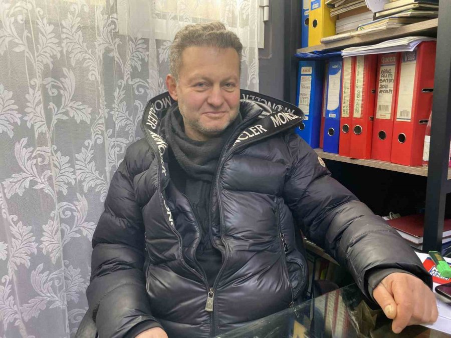 Duyarsız Vatandaşlar Yere İzmarit Atılmamasıyla İlgili Yasağı Dikkate Almadı