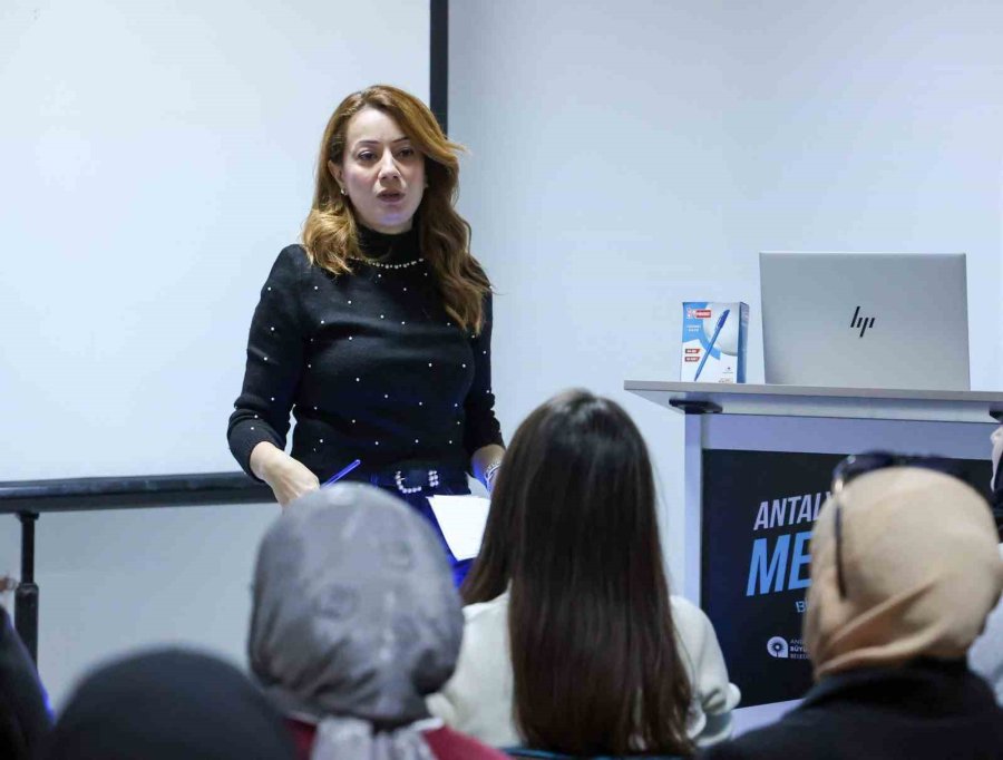 Gençlere Cv Hazırlama Ve E-ticaret Eğitimi Verildi
