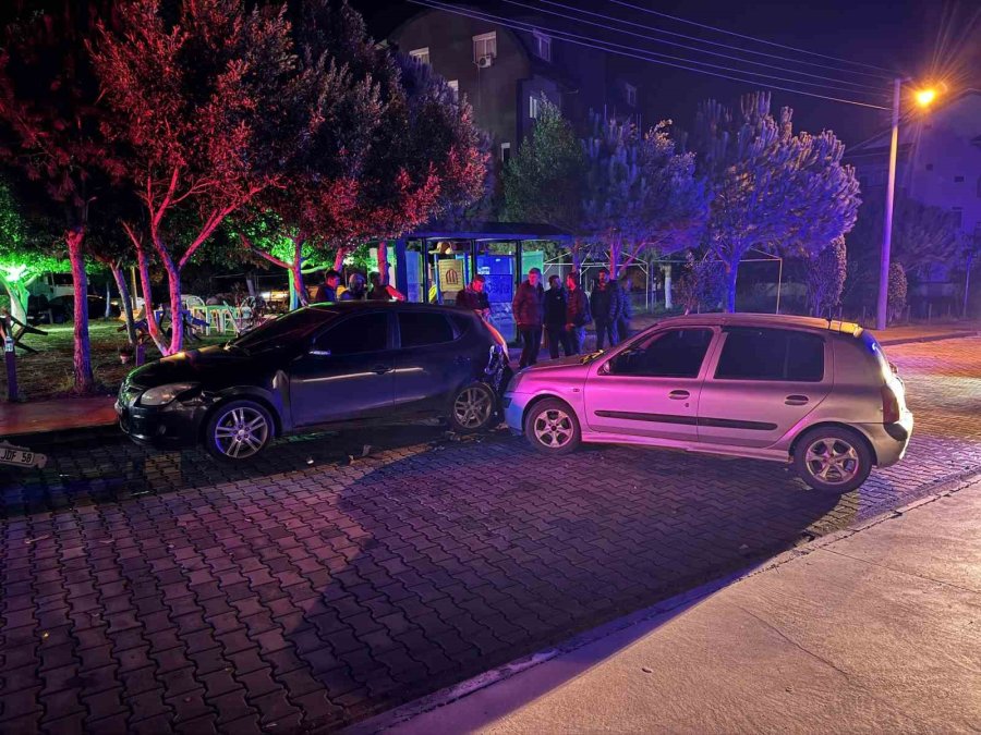 Antalya’da Alkollü Sürücü Ortalığı Birbirine Kattı: 1 Yaralı