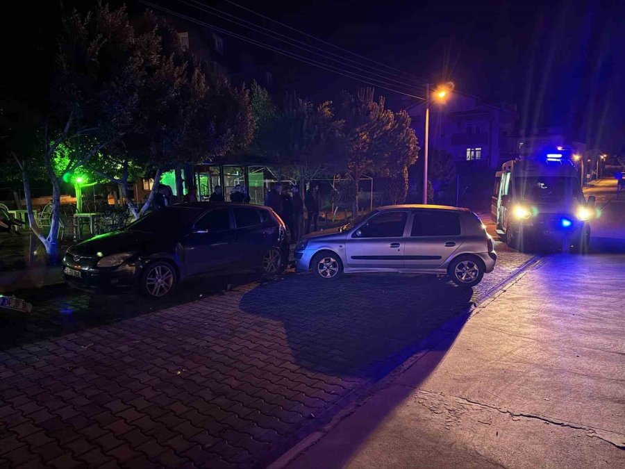 Antalya’da Alkollü Sürücü Ortalığı Birbirine Kattı: 1 Yaralı