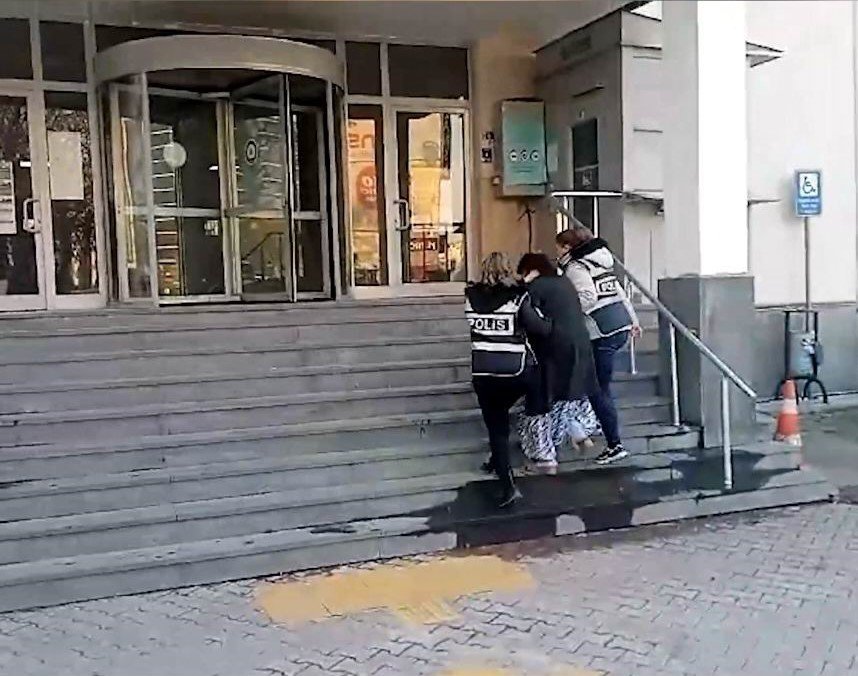 5 İlde 17 Suç Dosyasıyla Aranan Kadın Yakalandı